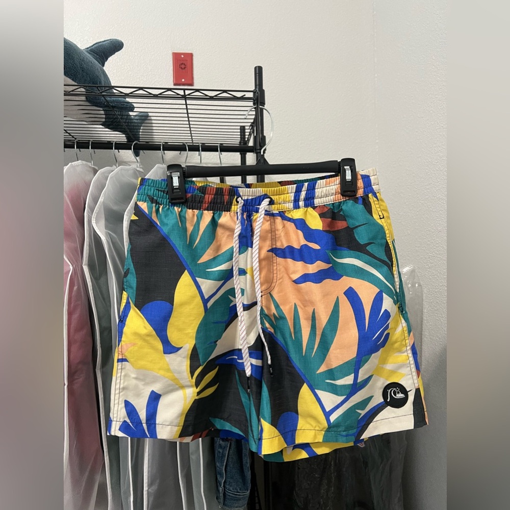 Men’s Quiksilver Volley Board Shorts Swim Trunks Size Medium